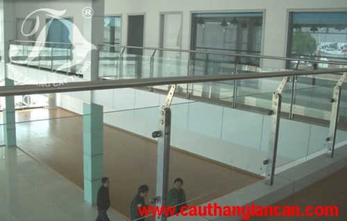 Lan can kính 030514043